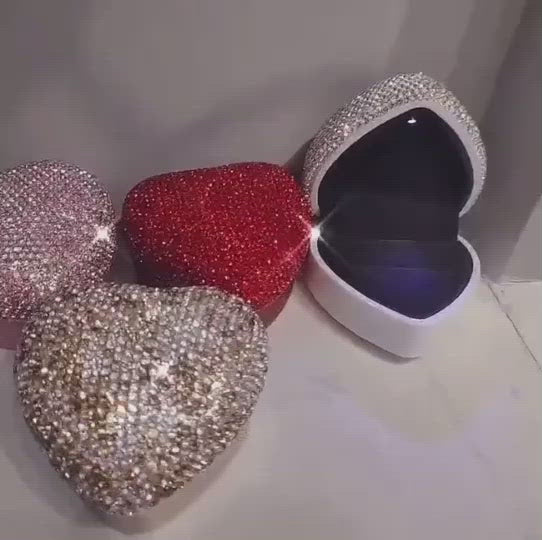 Caja de anillo en corazón (Premium Deluxe) - Blanco